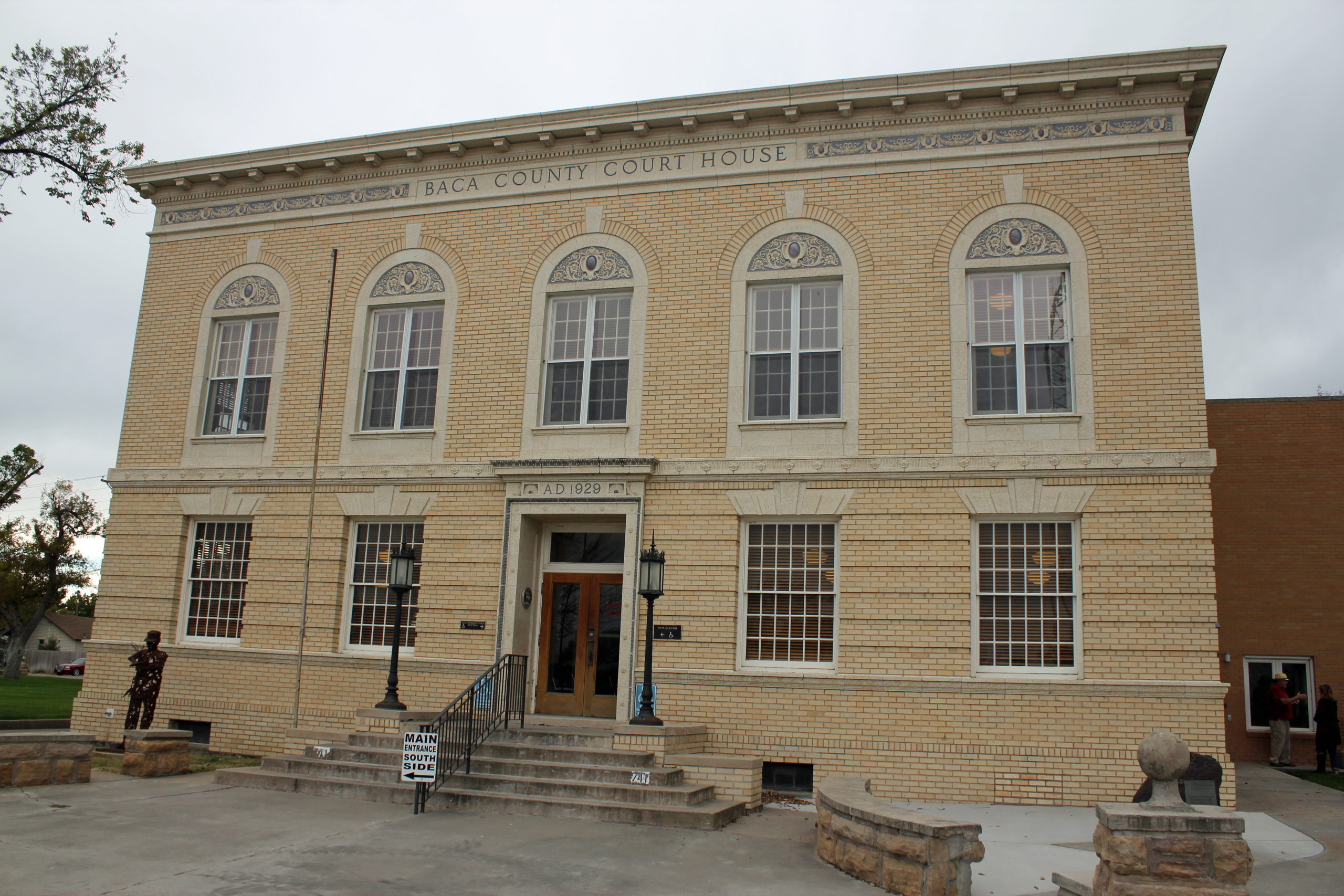 county courthouse